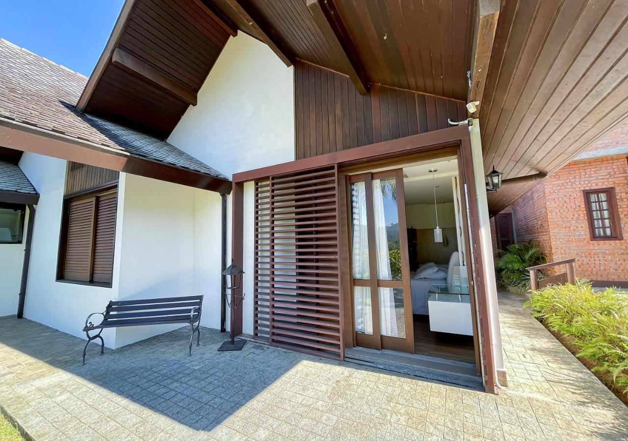 Triple Room with Garden View
